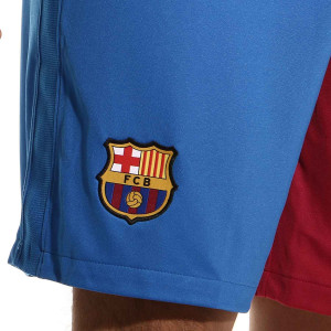 /C/V/CV8148-427_pantalon-corto-color-azul-y-rojo-nike-barcelona-2021-2022-dri-fit-stadium_3_detalle-escudo.jpg