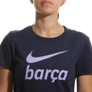 /C/W/CW4048-451_camiseta-nike-barcelona-mujer-swoosh-club-color-azul_3_detalle-cuello-y-pecho.jpg