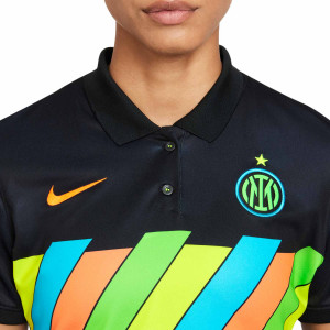 /D/B/DB6225-011_camiseta-nike-3a-inter-2021-2022-mujer-dri-fit-stadium-color-negro_3_detalle-cuello-y-pecho-con-escudo.jpg