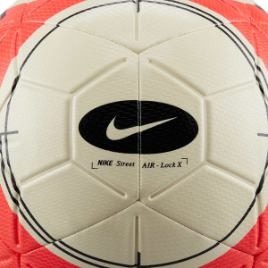 /D/J/DJ0870-715-5_pelota-futbol-nike-airlock-street-talla-5-color-beige_3_detalle-logotipo.jpg