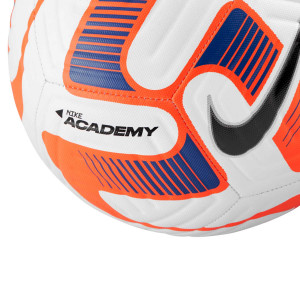 /D/N/DN3599-102-3_balon-futbol-nike-academy-talla-3-color-blanco_3_detalle-logotipo.jpg