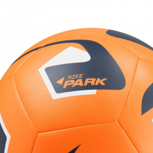 /D/N/DN3607-803-4_pelota-de-futbol-nike-park-team-2-0-talla-4-color-naranja_3_detalle-logotipo.jpg