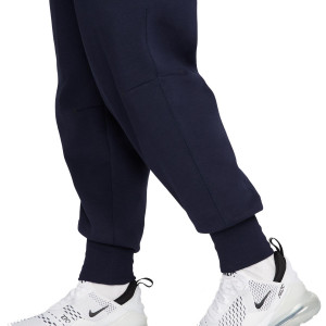 /D/N/DN3847-451_pantalon-chandal-nike-barcelona-mujer-sportswear-tech-fleece-essentials-color-z-purpura-oscuro_3_detalle-cintura.jpg