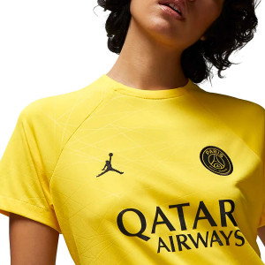 /D/R/DR4913-720_camiseta-nike-4a-psg-x-jordan-mujer-pre-match-academy-pro-color-amarillo_3_detalle-cuello-y-pecho.jpg