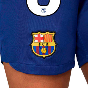 /D/X/DX2744-455-6_pantalon-corto-nike-barcelona-mujer-2023-2024-dri-fit-stadium-color-azul_3_detalle-escudo.jpg