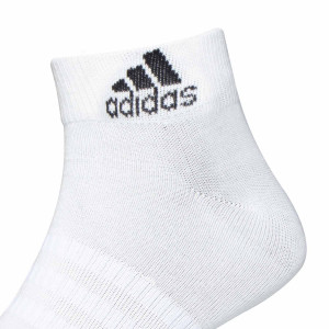 /D/Z/DZ9435_calcetines-tobilleros-adidas-3-pares-finos-color-blanco_3_detalle-logotipo.jpg