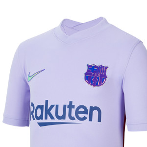 /F/C/FCB2122PAQAWJR_uniforme-nike-2a-barcelona-nino-6-14-anos-21-2022-stadium-color-purpura_3_detalle-cuello-y-pecho-con-escudo.jpg