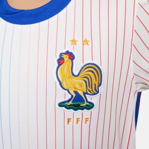 /F/J/FJ4369-100_camiseta-nike-2a-francia-nino-2024-2025-stadium-dri-fit-color-blanco_3_detalle-cuello-y-pecho-con-escudo.jpg