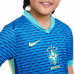 /F/J/FJ4408-458-10NJR.I_camiseta-nike-2a-brasil-nino-neymar-jr-stadium-24-25-color-azul_3_detalle-cuello-y-pecho-con-escudo.jpg