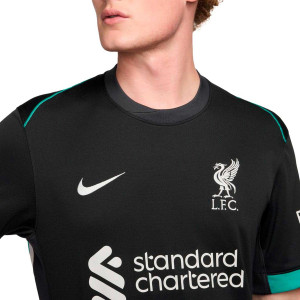 /F/N/FN8780-322-11MSLH.A_camiseta-nike-2a-liverpool-salah-2024-2025--dri-fit-stadium-pl-color-verde_3_detalle-cuello-y-pecho-con-escudo.jpg
