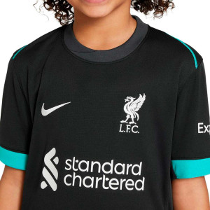/F/N/FN9125-322-11MSLH.I_camiseta-nike-2a-liverpool-nino-salah-2024-2025--df-stadium-pl-color-verde_3_detalle-cuello-y-pecho-con-escudo.jpg