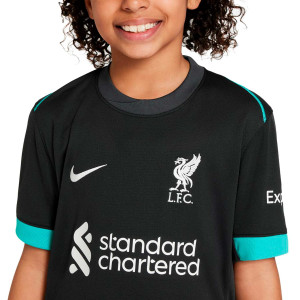 /F/N/FN9125-322_camiseta-nike-2a-liverpool-nino-2024-2025-dri-fit-stadium-color-verde_3_detalle-cuello-y-pecho-con-escudo.jpg