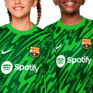 /F/N/FN9161-329_camiseta-manga-larga-nike-barcelona-nino-portero-2024-2025-dri-fit-stadium-color-verde_3_detalle-cuello-y-pecho-con-escudo.jpg