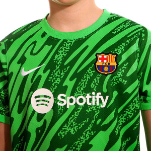 /F/N/FN9201-329-01TS.I_uniforme-nike-barcelona-nino-ter-stegen-stadium-24-25-df-color-verde_3_detalle-cuello-y-pecho-con-escudo.jpg