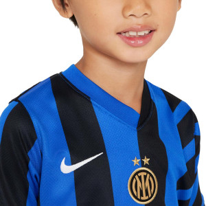 /F/N/FN9227-440_uniforme-nike-inter-dri-fit-stadium-nino-pequeno-color-azul-y-negro_3_detalle-cuello-y-pecho-con-escudo.jpg