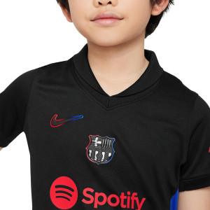 /F/N/FN9232-011-06G.L.I_uniforme-nike-2a-barcelona-nino-gavi-stadium-24-25-df-liga-color-negro_3_detalle-cuello-y-pecho-con-escudo.jpg