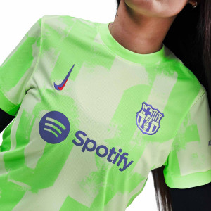 /F/Q/FQ2221-702-14A.A_camiseta-nike-3a-barcelona-mujer-aitana-stadium-24-25-df-color-verde_3_detalle-cuello-y-pecho-con-escudo.jpg