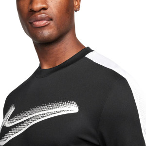 /F/Z/FZ0408-010_camiseta-nike-academy-23--color-negro_3_detalle-cuello-y-pecho.jpg