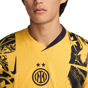/F/Z/FZ6278-741_camiseta-nike-3a-inter-2024-2025-dri-fit-adv-match-color-oro_3_detalle-escudo.jpg