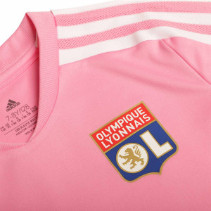 /G/A/GA8997_camiseta-adidas-olympique-lyon-nino-entrenamiento-color-rosa_3_detalle-cuello-y-pecho.jpg