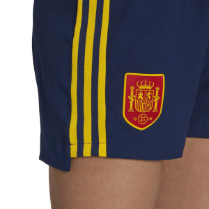 /G/K/GK9452_pantalon-corto-adidas-espana-mujer-2022-2023-color-z-purpura-oscuro_3_detalle-escudo.jpg