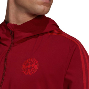 /G/R/GR0629_chaqueta-adidas-bayern-presentacion-color-rojo_3_detalle-cierre-cuello-y-pecho.jpg