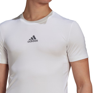 /G/U/GU4907_camiseta-adidas-techfit-color-blanco_3_detalle-cuello-y-pecho.jpg