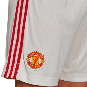 /H/3/H31448_pantalon-corto-adidas-united-2021-2022-color-blanco_3_detalle-escudo.jpg
