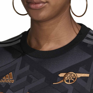 /H/A/HA5352_camiseta-adidas-2a-arsenal-mujer-2022-2023-color-negro_3_detalle-cuello-y-pecho-con-escudo.jpg