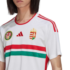 /H/B/HB9211_camiseta-adidas-2a-hungria-2022-2023-color-blanco_3_detalle-cuello-y-pecho-con-escudo.jpg