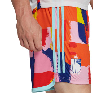 /H/C/HC2882_pantalon-corto-adidas-2a-belgica-2022-2023-color-varios-colores_3_detalle-escudo.jpg