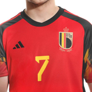 /H/D/HD9412-7_camiseta-adidas-belgica-de-bruyne-2022-2023-color-rojo_3_detalle-cuello-y-pecho-con-escudo.jpg