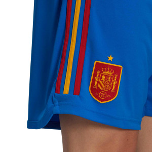 /H/E/HE2025_pantalon-corto-adidas-2a-espana-2022-2023-color-azul_3_detalle-escudo.jpg