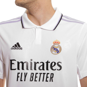 /H/F/HF0291-9_camiseta-adidas-real-madrid-2022-2023-benzema-color-blanco_3_detalle-cuello-y-pecho-con-escudo.jpg