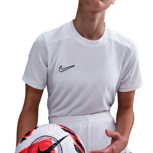 /H/M/HM0815-100_camiseta-nike-mujer-dri-fit-academy-25-color-blanco_3_detalle-cuello-y-pecho.jpg