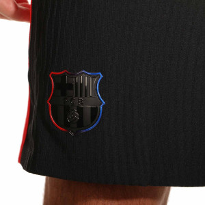 /H/M/HM6602-010_pantalon-corto-nike-2a-barcelona-match-2024-2025-dfadv-color-negro_3_detalle-escudo.jpg