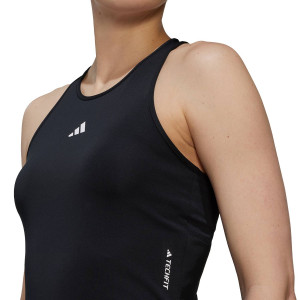 /H/N/HN9088_camiseta-tirantes-adidas-techfit-training-mujer-color-negro_3_detalle-cuello-y-pecho.jpg