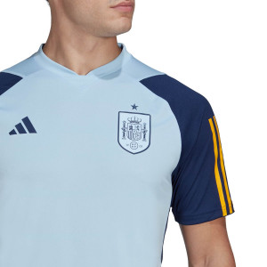/H/S/HS6013_camiseta-adidas-espana-entrenamiento-staff-color-z-azul-claro_3_detalle-cuello-y-pecho.jpg