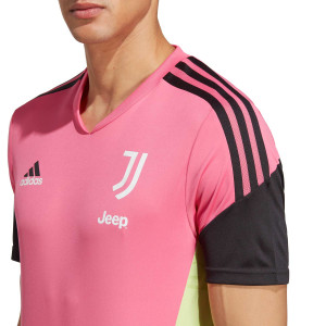 /H/S/HS7551_camiseta-adidas-juventus-entrenamiento-color-rosa_3_detalle-cuello-y-pecho.jpg