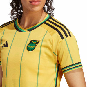 /H/T/HT7129_camiseta-adidas-jamaica-2023-mujer-color-amarillo_3_detalle-cuello-y-pecho-con-escudo.jpg