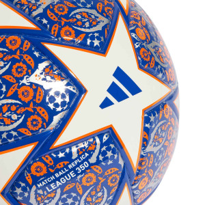 /H/T/HT9008-5_pelota-futbol-adidas-ucl-league-j350-estambul-talla-5-color-azul_3_detalle-logotipo.jpg