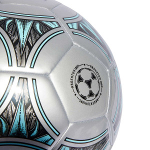 /I/A/IA0972-5_pelota-futbol-adidas-messi-club-talla-5-color-plata_3_detalle-logotipo.jpg
