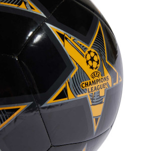 /I/A/IA1018-5_pelota-futbol-adidas-real-madrid-champions-league-club-talla-5-color-negro_3_detalle-logotipo.jpg