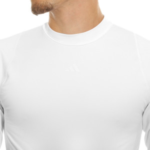 /I/A/IA1133_camiseta-manga-larga-adidas-techfit-cold-rdy-color-blanco_3_detalle-cuello-y-pecho.jpg
