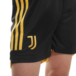 /I/B/IB0494_pantalon-corto-adidas-juventus-nino-2023-2024-color-negro_3_detalle-escudo.jpg