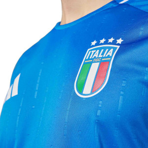 /I/N/IN0658_camiseta-adidas-italia-autentica-2024-color-azul_3_detalle-cuello-y-escudo.jpg