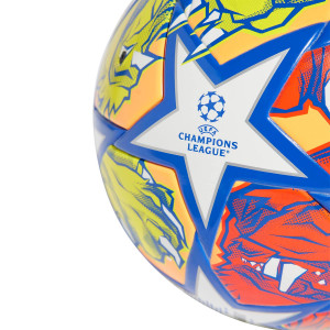 /I/N/IN9336-5_pelota-futbol-adidas-champions-league-londres-league-j290-talla-5-color-rojo-y-amarillo_3_detalle-logotipo.jpg
