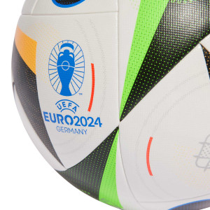 /I/N/IN9365-4_pelota-de-futbol-adidas-euro24-competition-talla-4-color-blanco_3_detalle-logotipo.jpg