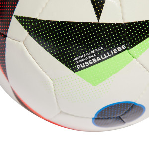 /I/N/IN9377-FUTS_balon-futsal-adidas-euro24-training-sala-talla-62-cm-color-blanco_3_detalle-logotipo.jpg