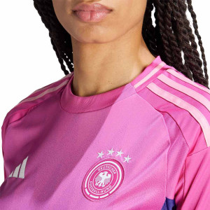 /I/P/IP8160-10MSL.A_camiseta-adidas-2a-alemania-mujer-musiala-2024-color-rosa_3_detalle-cuello-y-pecho-con-escudo.jpg